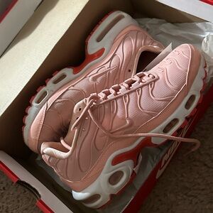Women’s air max size 6.5